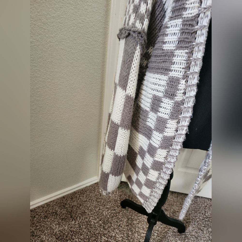 TALULAH Checkered Open-Front Cardigan - Brown and Cream S - Picture 4 of 12